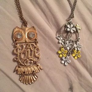 2 necklaces.